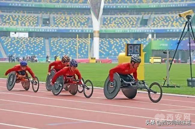 探索未來，2025新澳門正版免費資本車的時代來臨，2025新澳門正版免費資本車時代，探索未來的機遇與挑戰(zhàn)