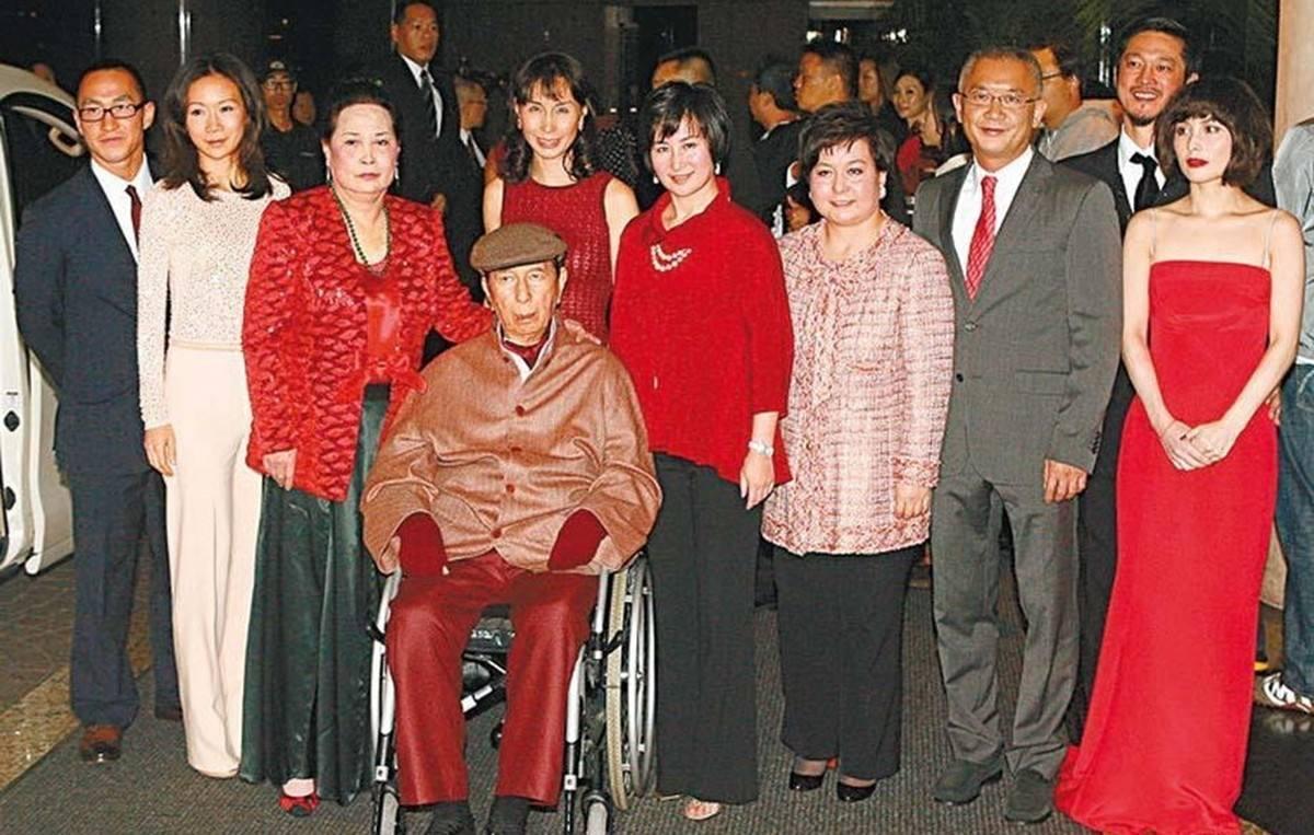 新澳門精準(zhǔn)四肖期期中特公開，深度解析與探討，澳門精準(zhǔn)四肖期期中特深度解析與探討揭秘